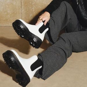 Dr. Marten Quad 2976 Platform Chelsea Boot in Smooth White- W Size 8